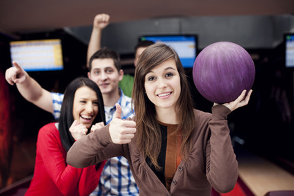 people bowling